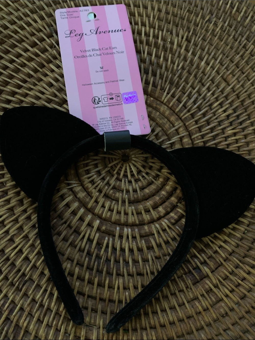 Leg Avenue Black Velvet Cat Ears Headband